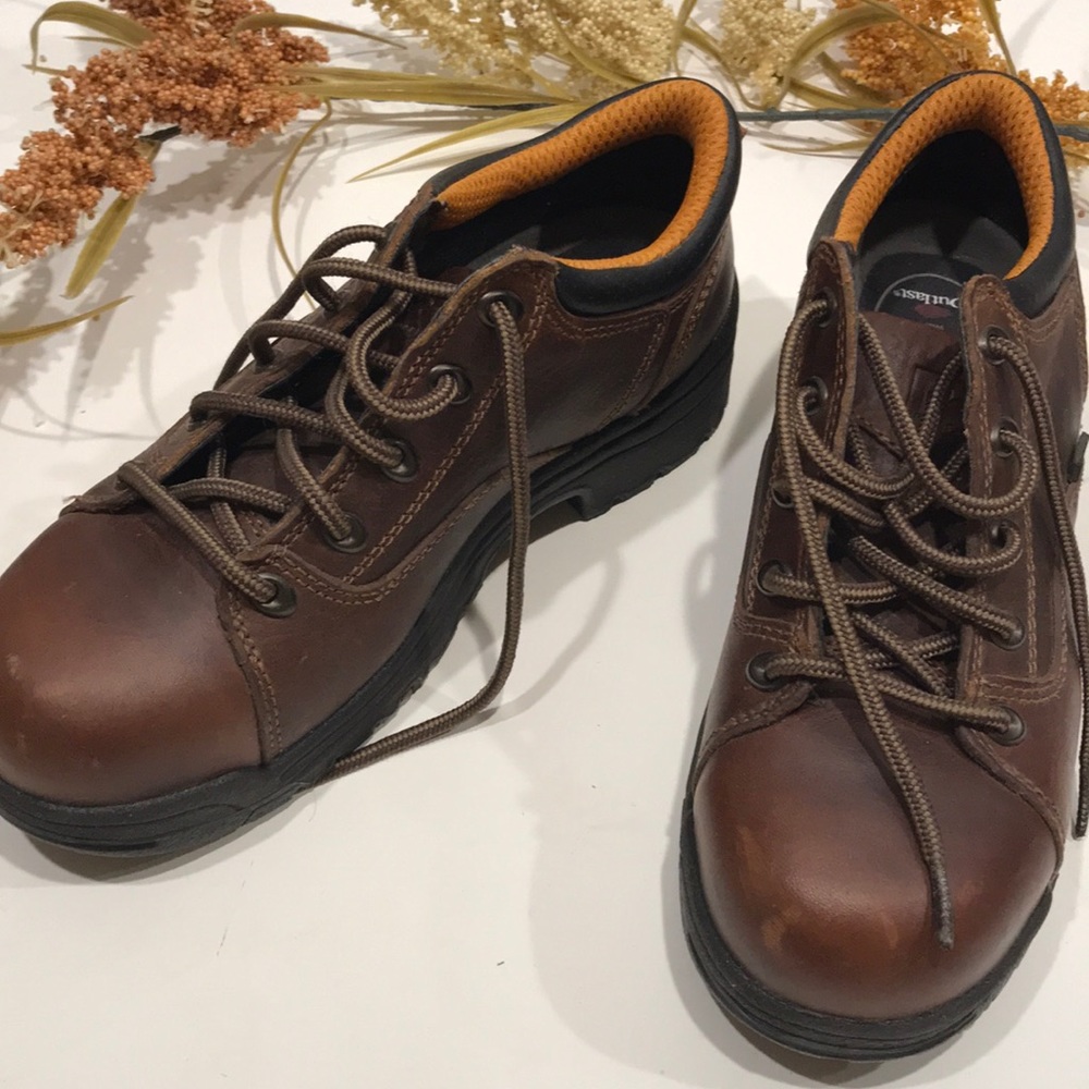 TIMBERLAND pro lace up hiking boot slip resistant